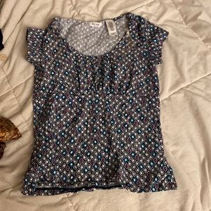 Liz and co blue purple and white patterned top
